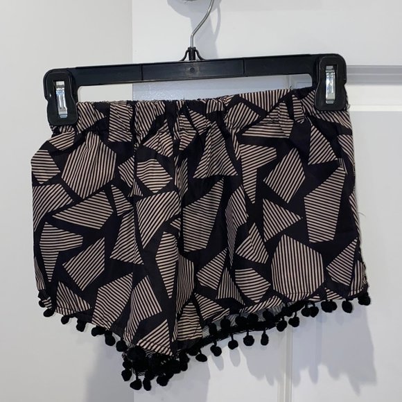 LILY WhyT Flowy Shorts - Picture 1 of 2